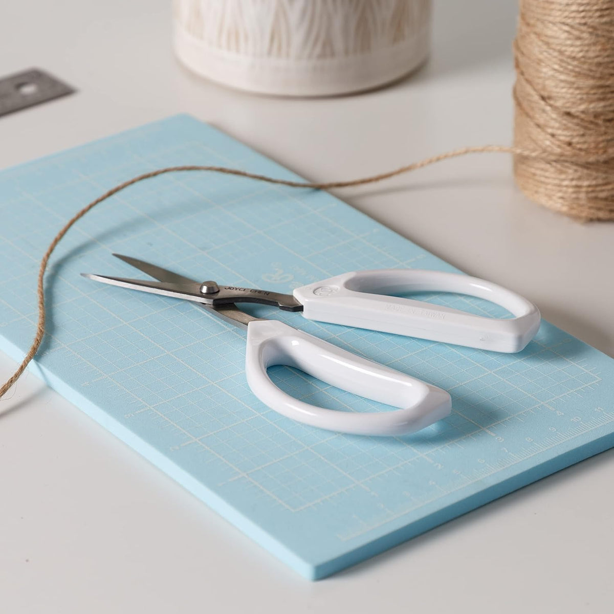 Joyce Chen Original Unlimited Kitchen Scissor – White
