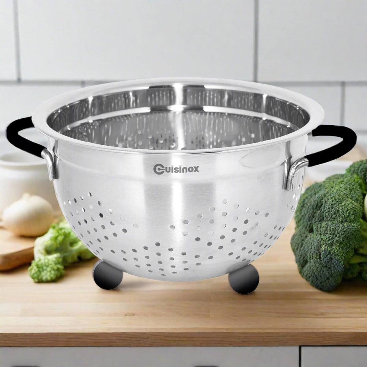 Cuisinox Stainless Steel Colander with Rubber Feet & Handles – 24 x 15cm by Kitchen Niche