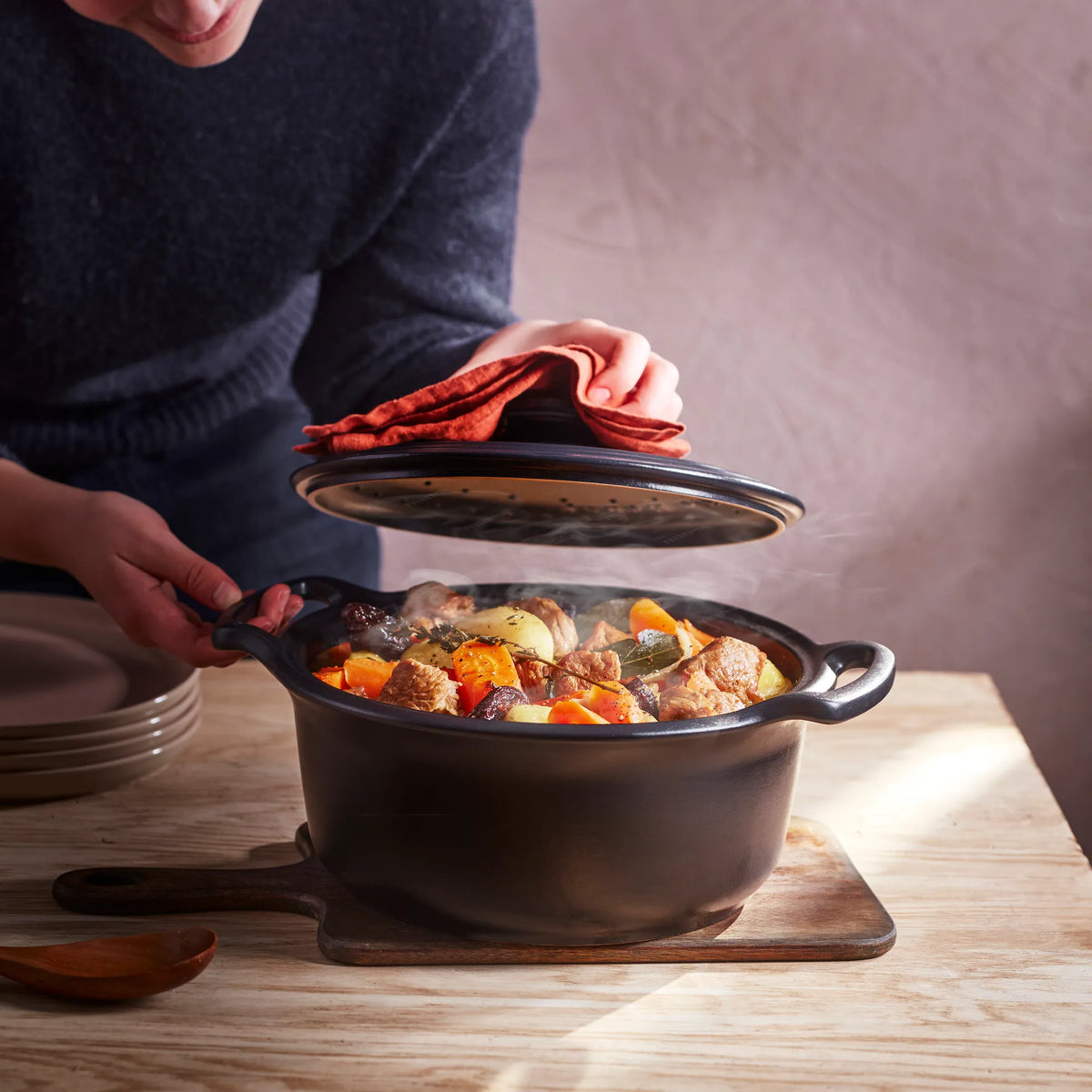 Emile Henry Sublime+ Round Casserole – Slate – 3 L