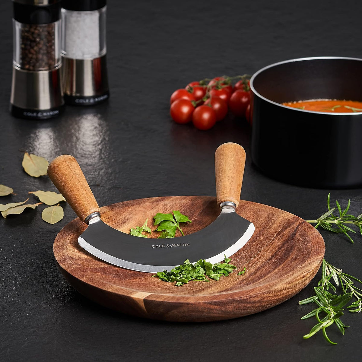 Cole & Mason Ashden Mezzaluna with Acacia Board – Ø 9.5" / 24.1 cm