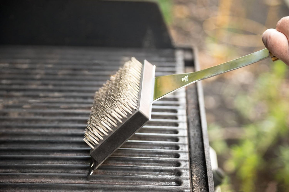Outset Grande Verde Grill Brush