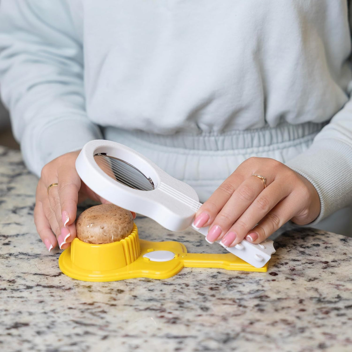 Pundit Yolkalele Egg Slicer