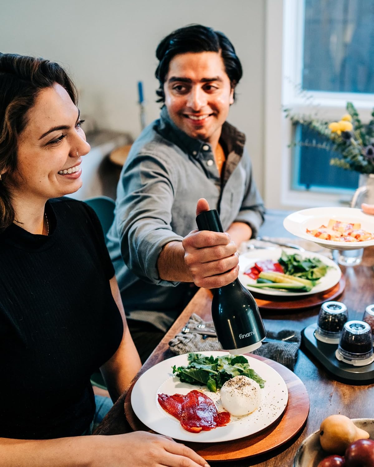 FinaMill Electric Pepper & Spice Grinder with 2 Pods – Midnight Black