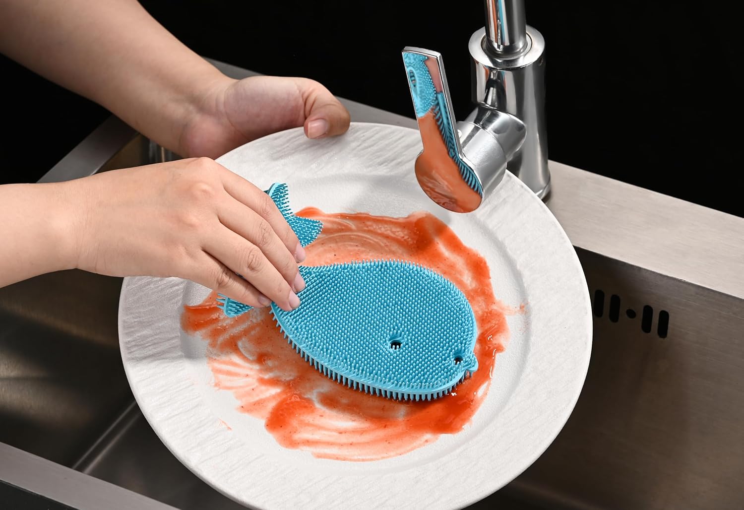Fox Run Silicone Whale Dish Scrub
