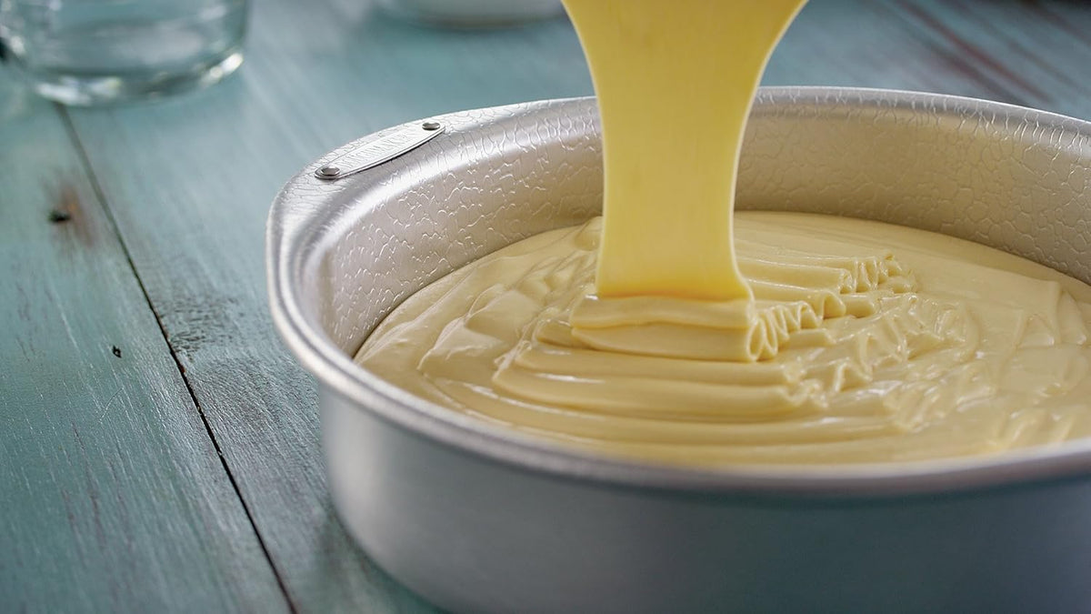Doughmakers Round Cake Pan
