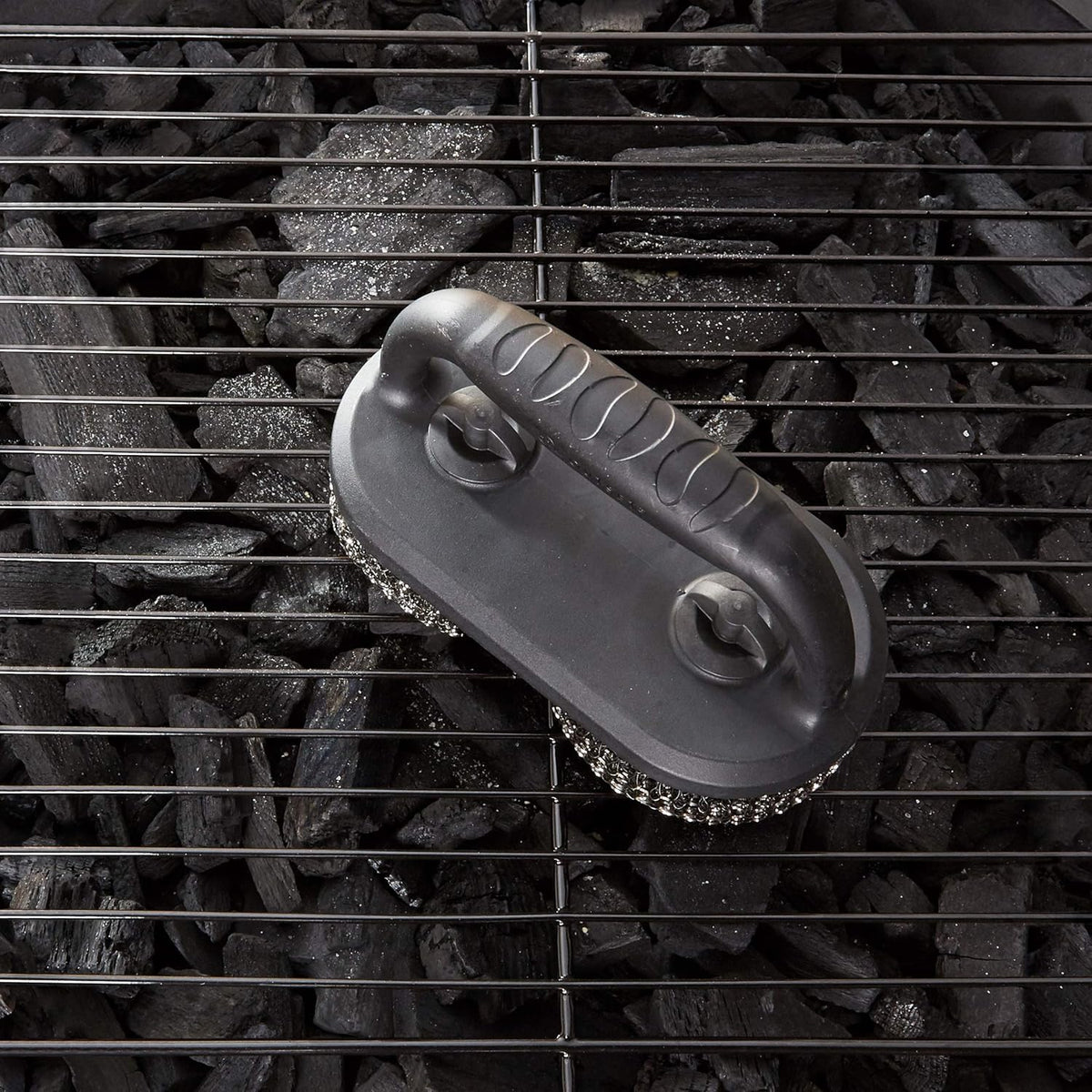 Outset Mesh Scrubber Grill Brush – Short Handle