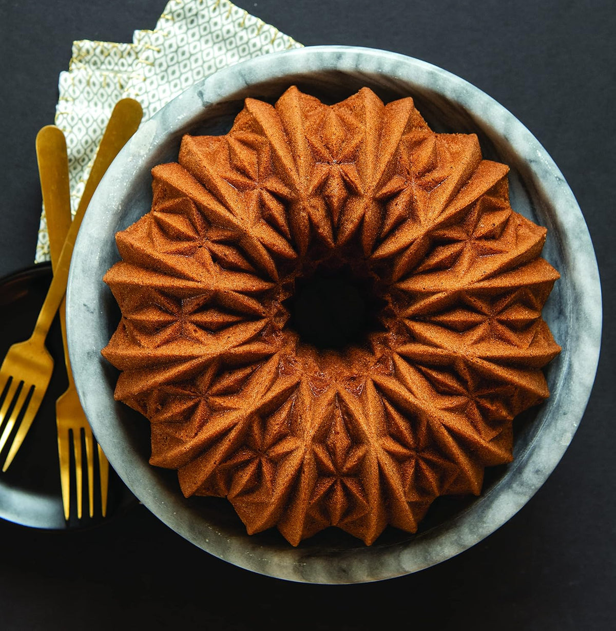 Nordic Ware Cut Crystal Bundt Pan