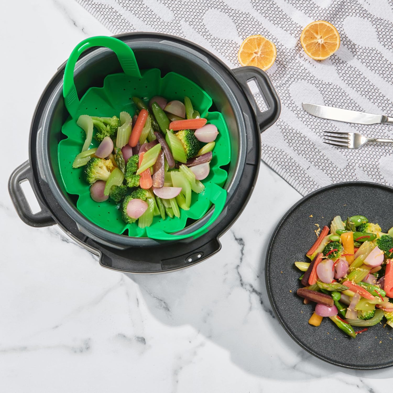 Cuisipro Silicone Vegetable Steamer – 16" x 9" x 3" / 41.7 x 23 x 7.5 cm – Green Cuisipro by Kitchen Niche