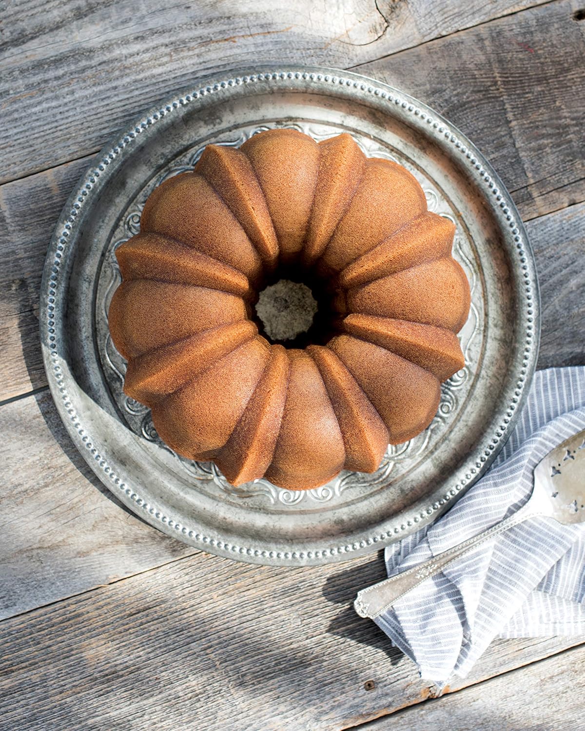 Nordic Ware Original Cast Bundt Cake Pan