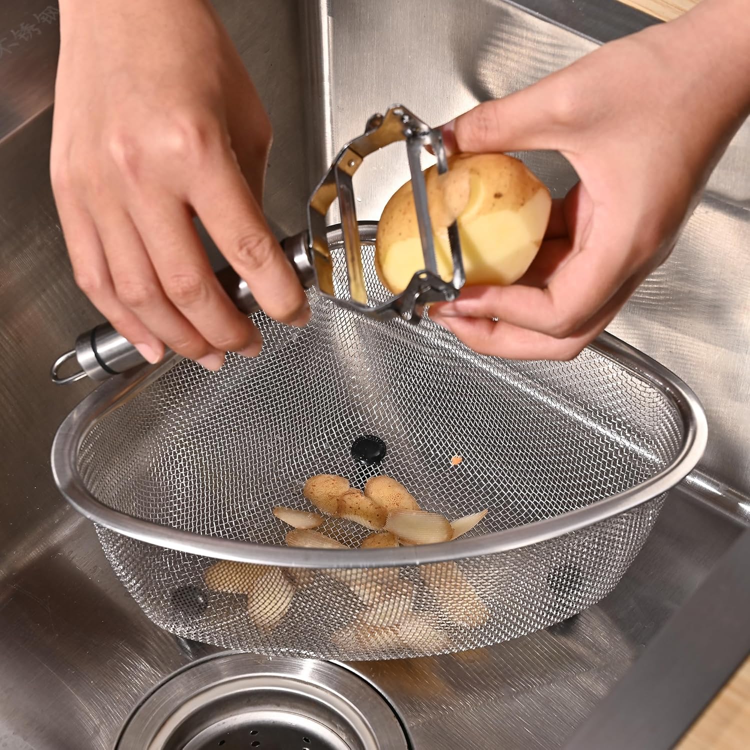 Fox Run 3-Quart Stainless Steel Triangular Colander