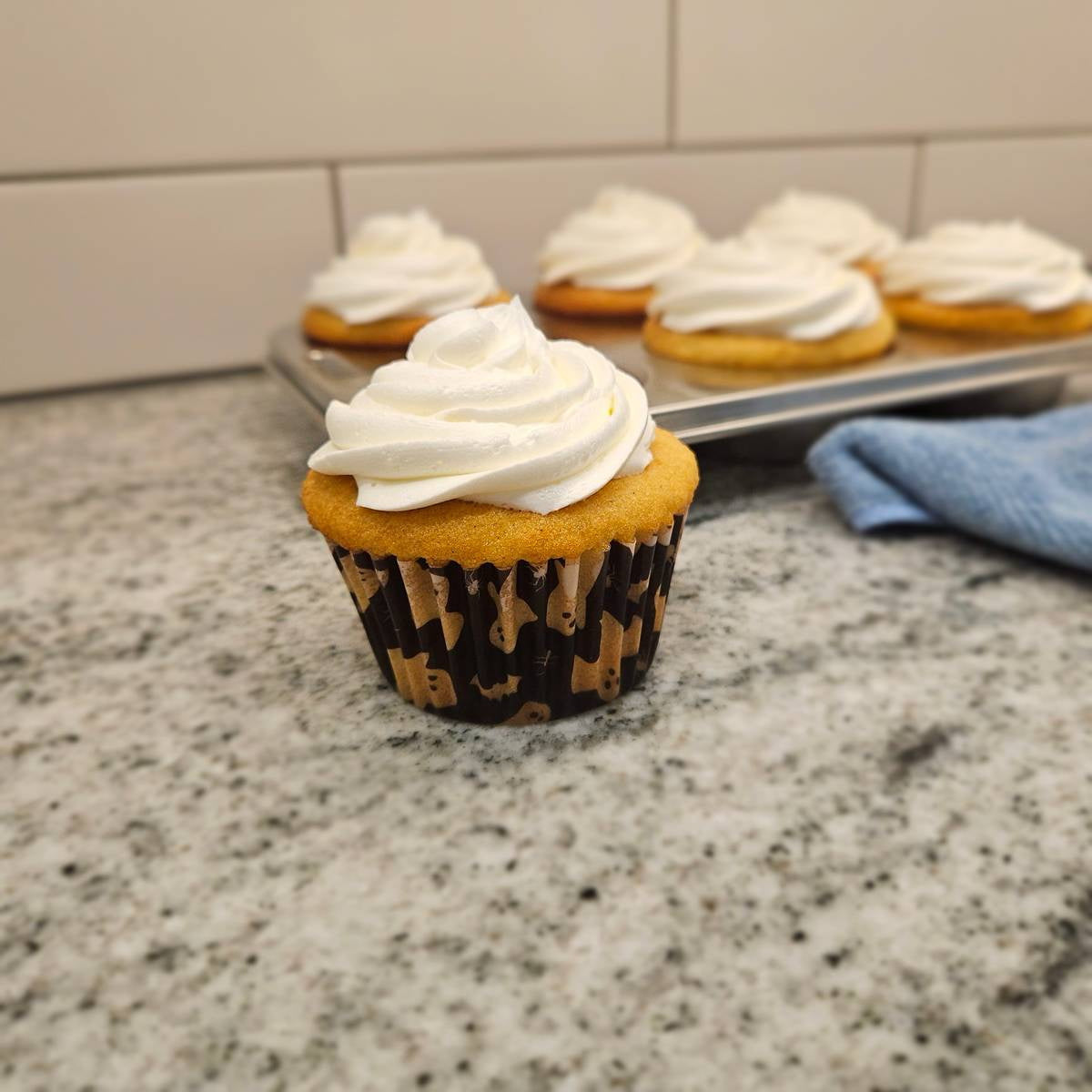 Fox Run Halloween Ghost Baking Cups – 50 Pack