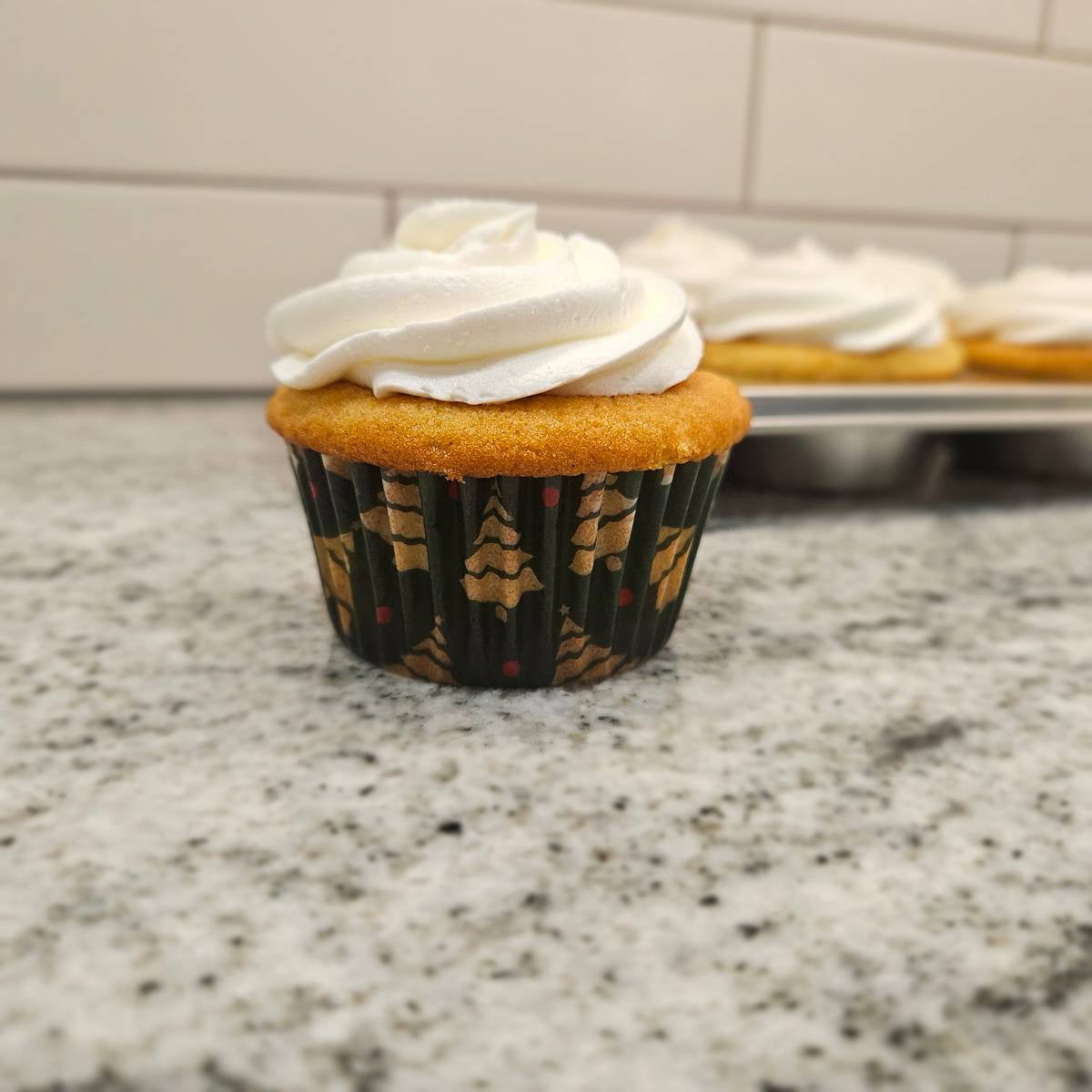 Fox Run Christmas Tree Baking Cups – Green – 50 Pack