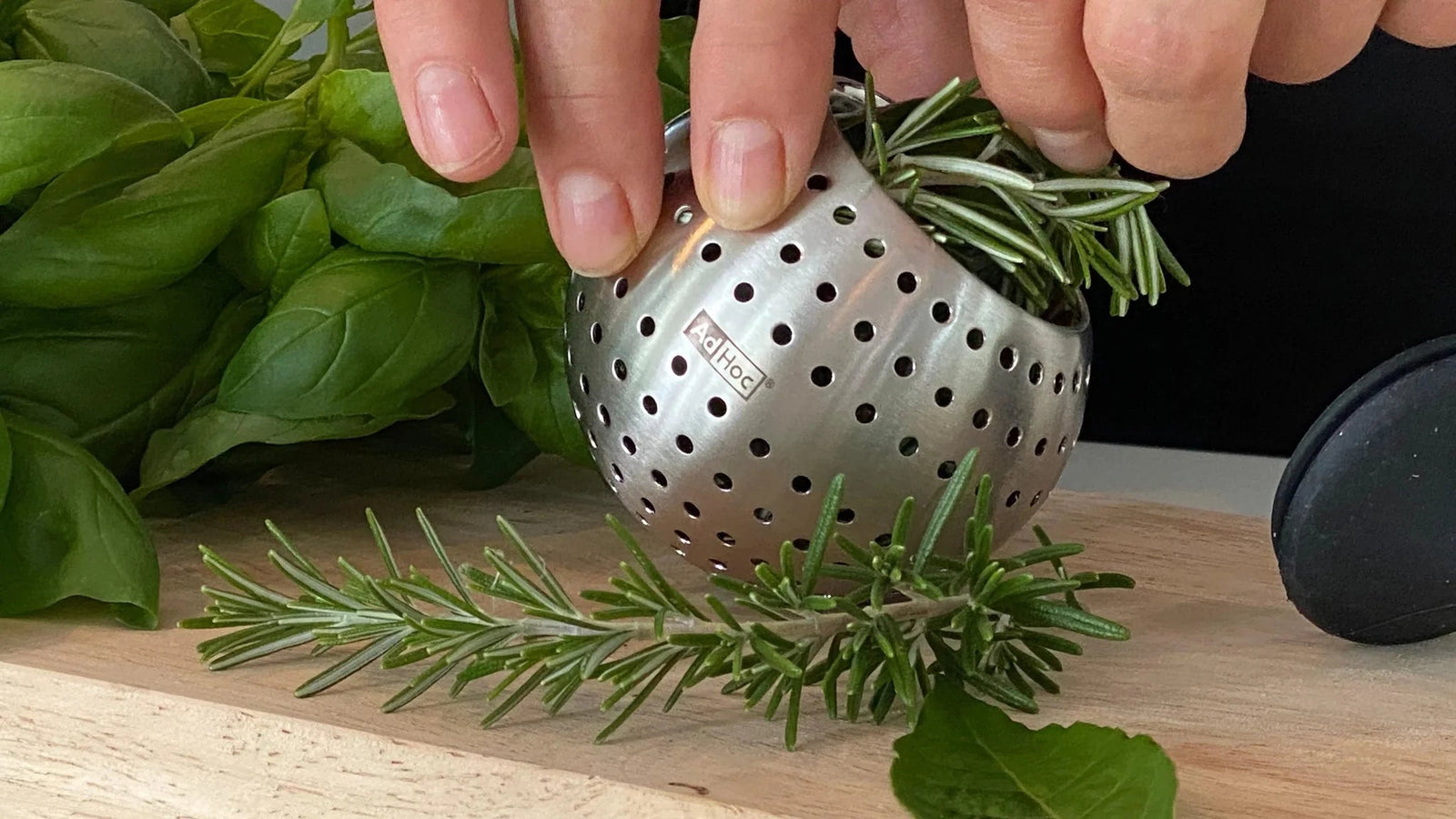 AdHoc Spice Bomb Infuser by Kitchen Niche