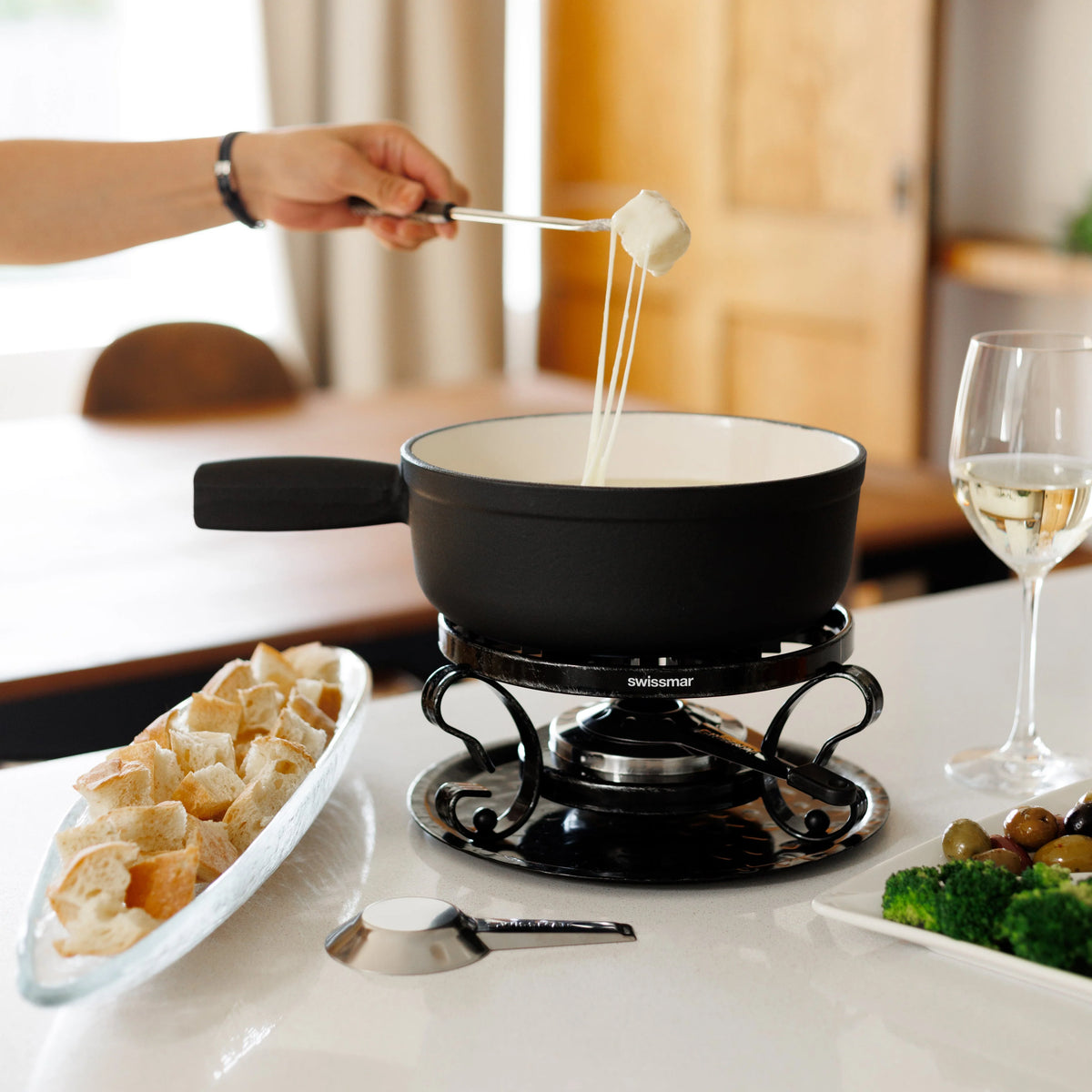 Swissmar Lugano Cast Iron Cheese Fondue Set – Black Matte