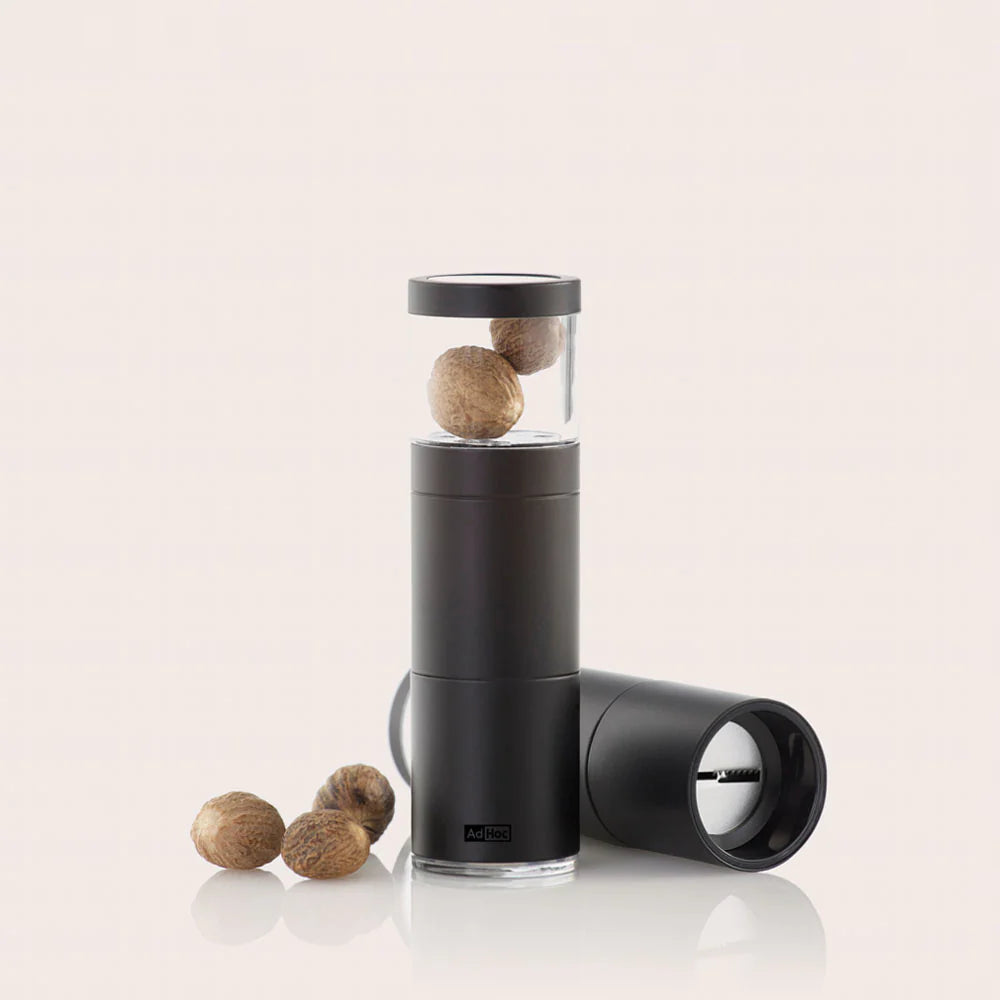 AdHoc Muskatino Nutmeg Mill – Black Stainless Steel