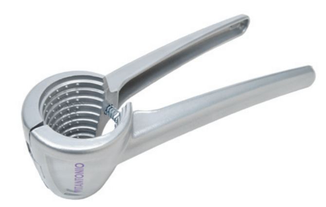 Vitantonio Cast Aluminum 15-Piece Nutcracker Display – 18.5cm by Kitchen Niche