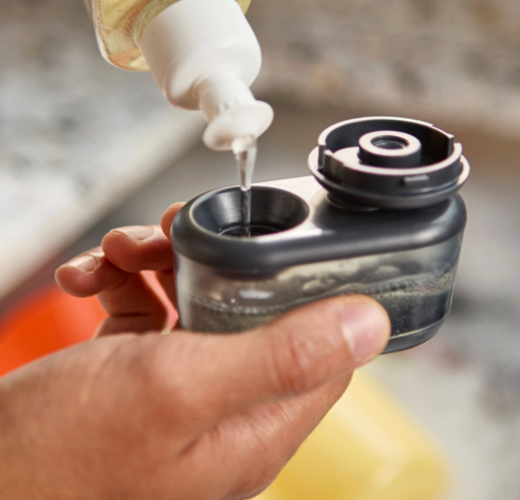 Joseph Joseph SinkTech Palm Brush with Stand