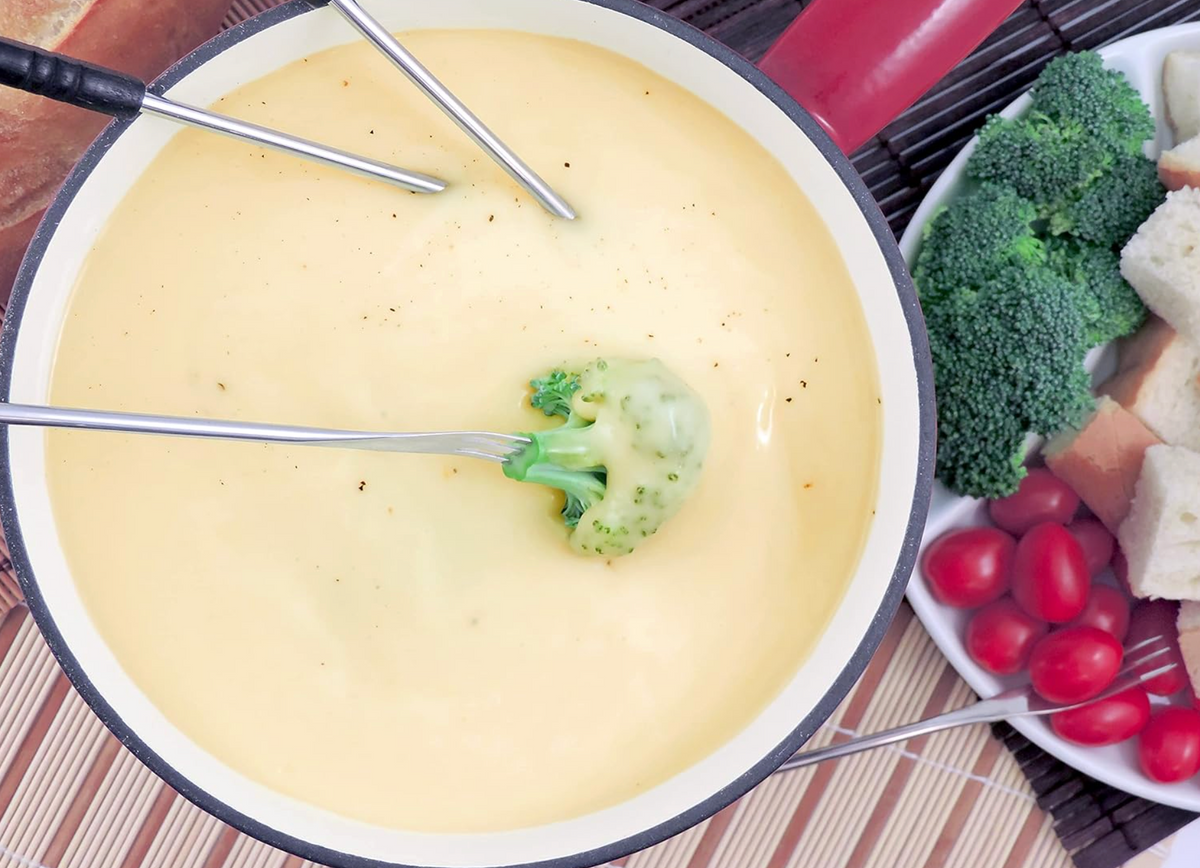 Swissmar Lugano Cast Iron Cheese Fondue Set – Cherry Red