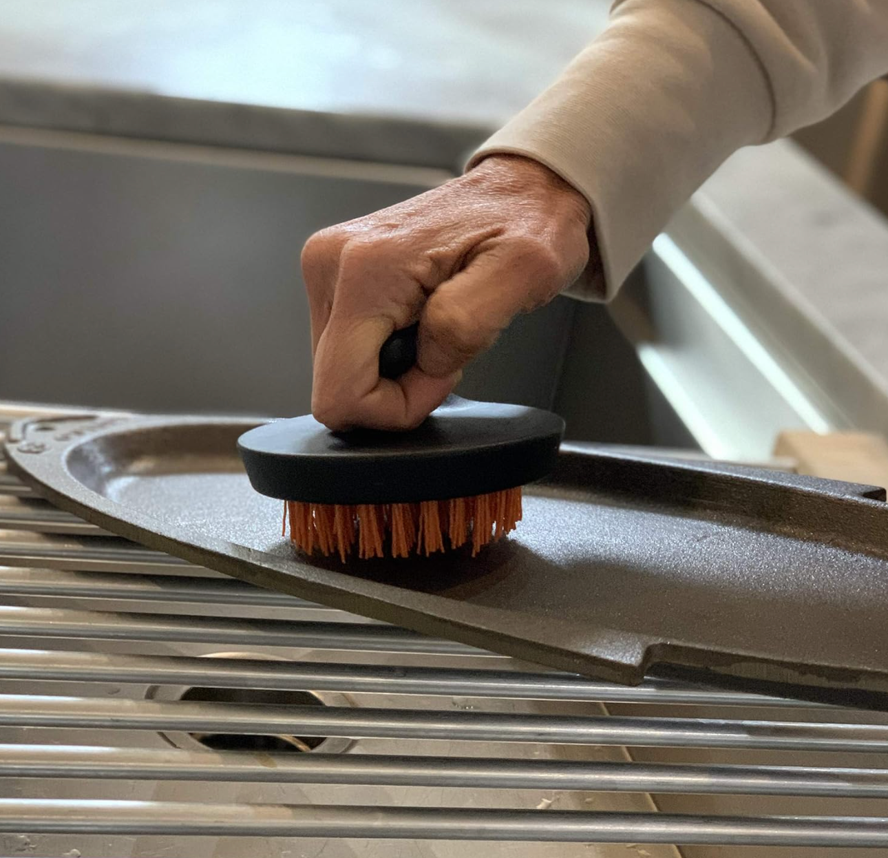 Outset Nylon Cleaning Brush with Scraper for Salt Block / Stone