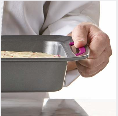 Trudeau Oblong Cake Pan – Metal – 9" x 13" Trudeau by Kitchen Niche