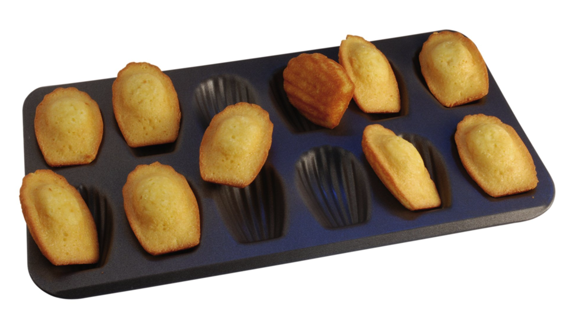 Gobel Madeleine Sheet – 12 Large Cavities – 15.5" x 8.6" / 39.5 x 22.5 cm