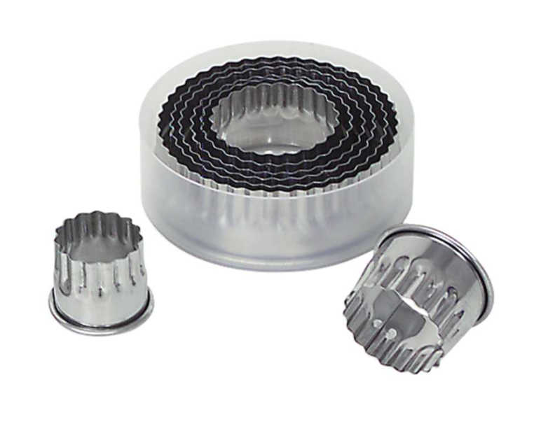 Gobel Fluted Round Pastry Cutter Set – 8 Pieces – 1"–4" / 3–10 x 4 cm