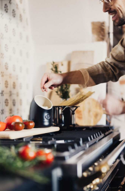 Emile Henry Salt Pig – Truffle Black (Truffe) – Ø 11 cm – H 15.5 cm – 0.55 L Emile Henry by Kitchen Niche