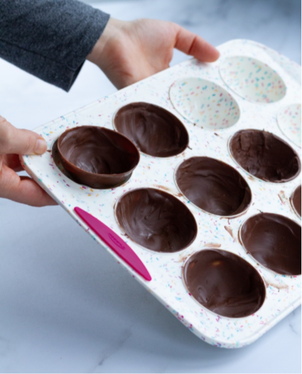 Trudeau Silicone Dome Baking Pan – Confetti Fuchsia – 12-Cavity Trudeau by Kitchen Niche