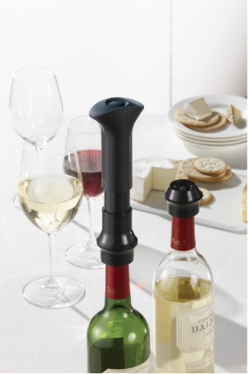 Trudeau Wine Preserving Pump with 2 Stoppers Trudeau by Kitchen Niche