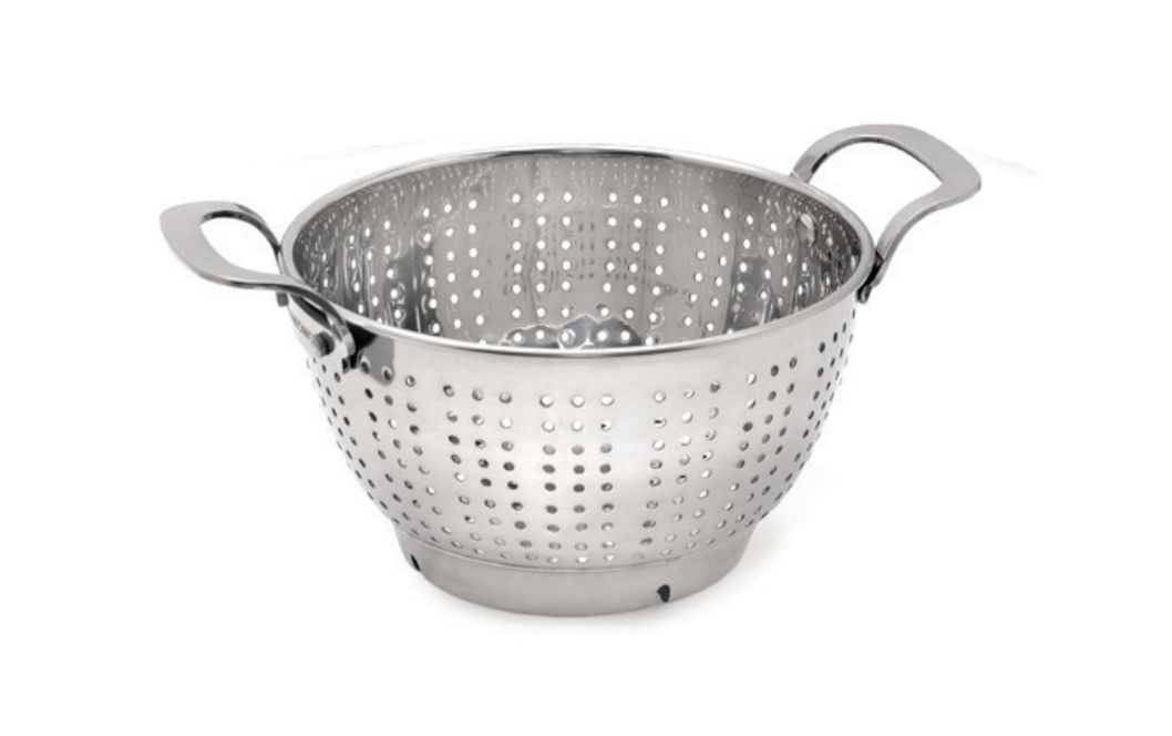 Vitantonio 18/10 Stainless Steel Multi-Hole Colander with Riveted Handle – 2qt/19cm