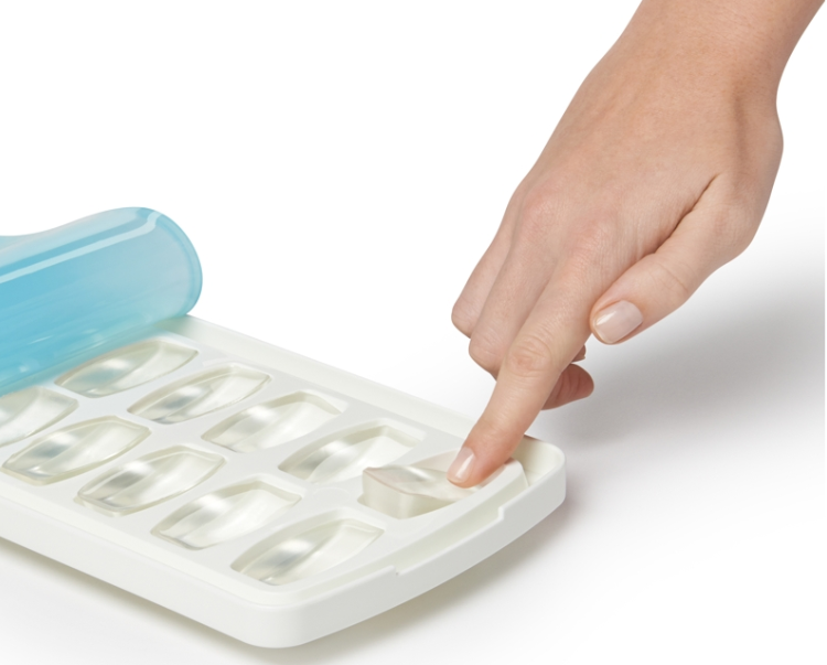 OXO Good Grips No Spill Ice Cube Tray Blue White