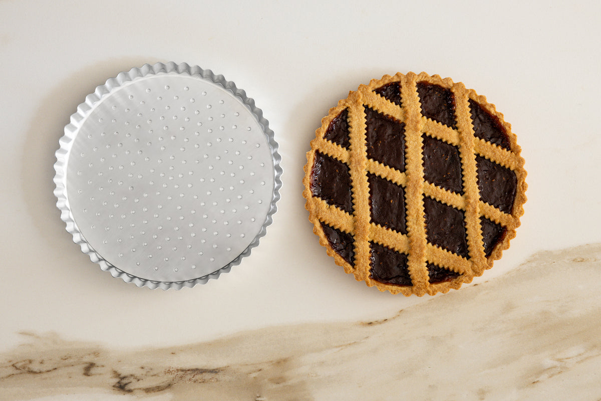 Marcato Fluted Round Cake Pan 24 cm – Removable Bottom