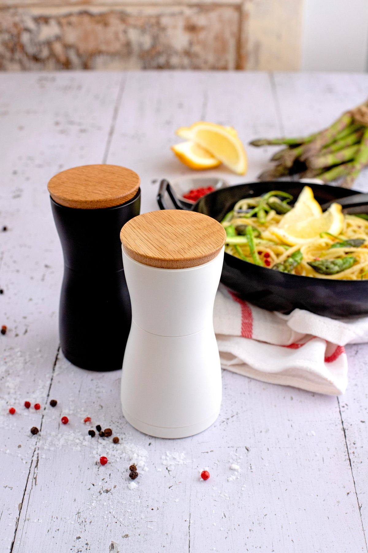 AdHoc Twin Salt & Pepper Mill Set – Black & White – 5.2" / 13.2 cm