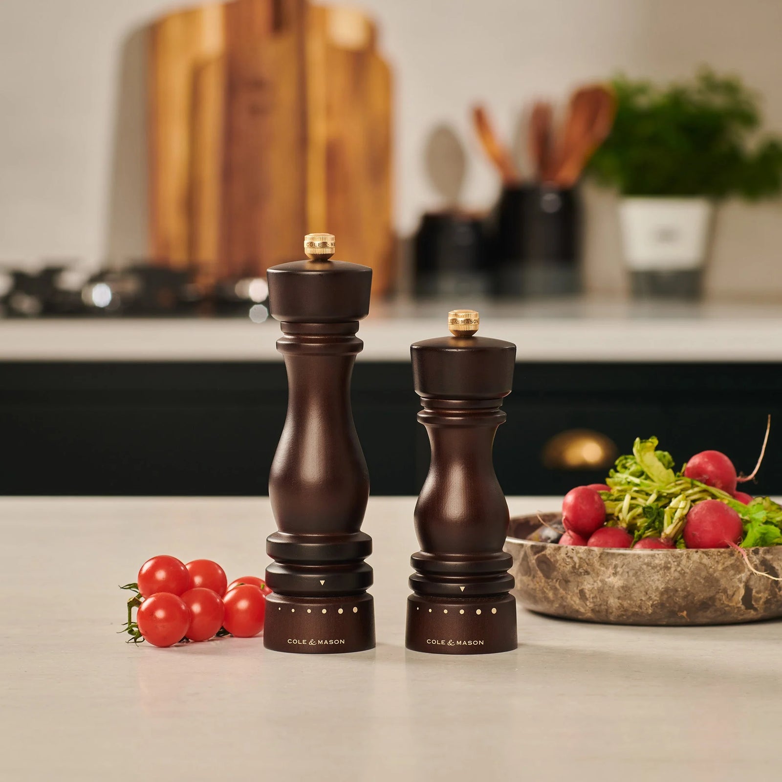 Cole & Mason London Grind Select Pepper Mill – Chocolate Wood – 8.5" / 22 cm
