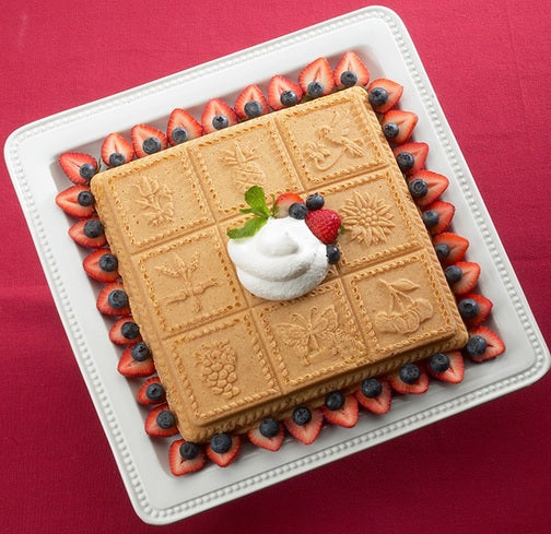 Nordic Ware English Shortbread Pan by Kitchen Niche