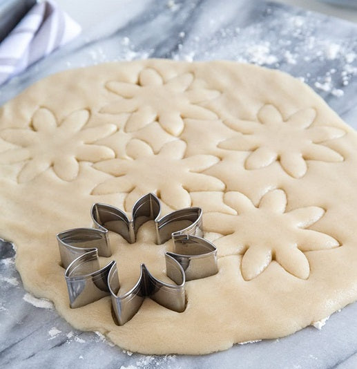 Fox Run 3" Daisy Cookie Cutter by Kitchen Niche