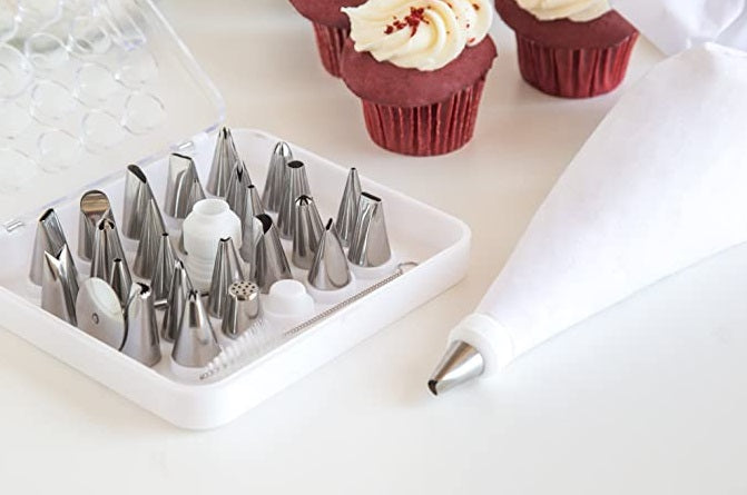 Fox Run 32 Piece Icing Set by Kitchen Niche