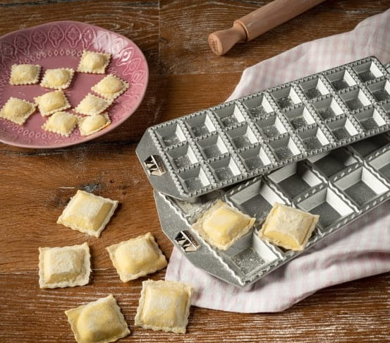 Marcato Ravioli Maker Mold with Rolling Pin 4cm / 1.5" by Kitchen Niche