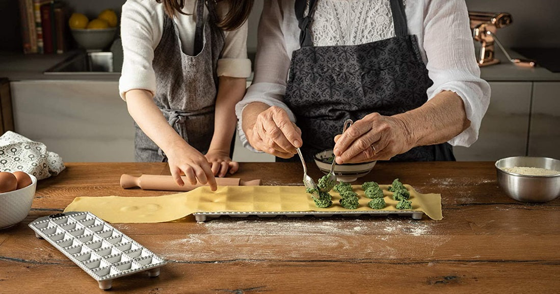 Marcato Ravioli Maker Mold with Rolling Pin 2.5cm / 1" by Kitchen Niche