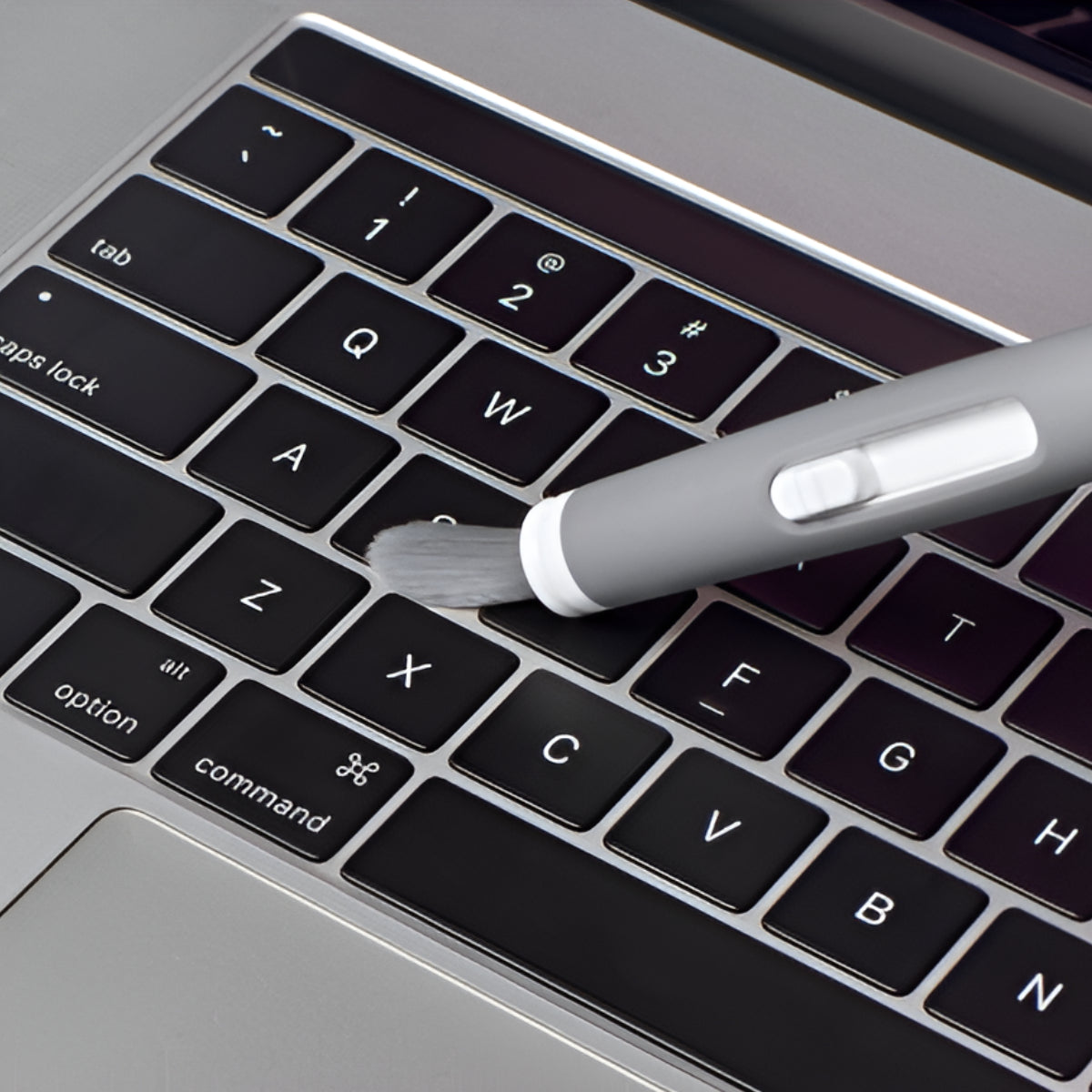 Oxo Electronics Cleaning Brush – Compact Tool for Phones, Keyboards & Screens Oxo by Kitchen Niche