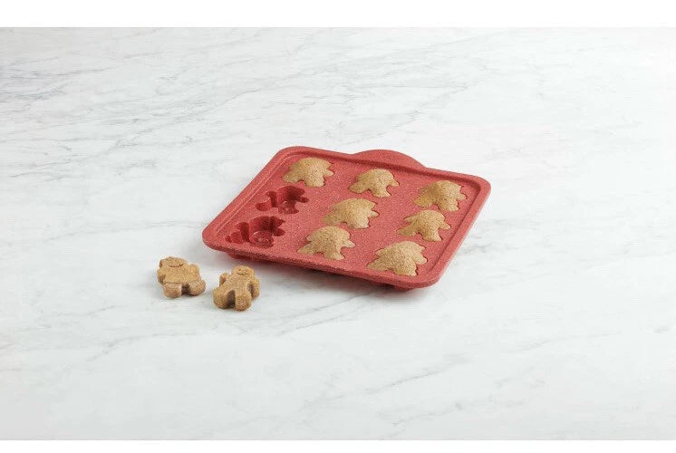 Trudeau 9-Cavity Gingerbread Pan – 10 × 10" Red