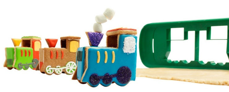 Chef'n 3D Train House Cookie Cutter & Stencil Set by Kitchen Niche