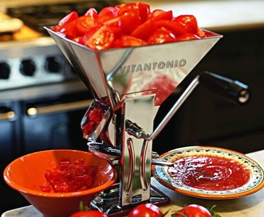 Vitantonio Small TicTac Tomato Squeezer & Strainer by Kitchen Niche